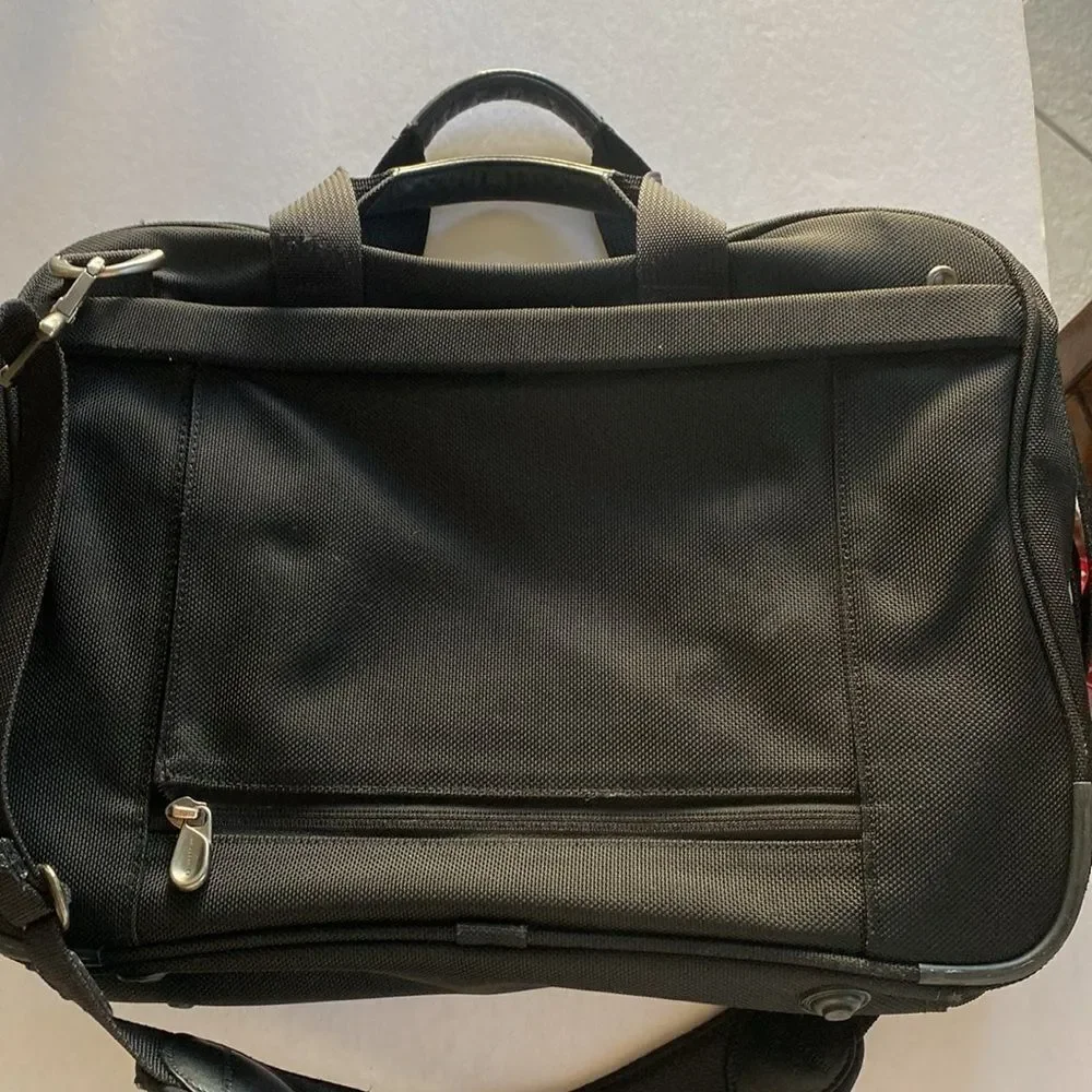 BRIGGS & RILEY Travelware Black Nylon Briefcase with Removable Shoulder Strap